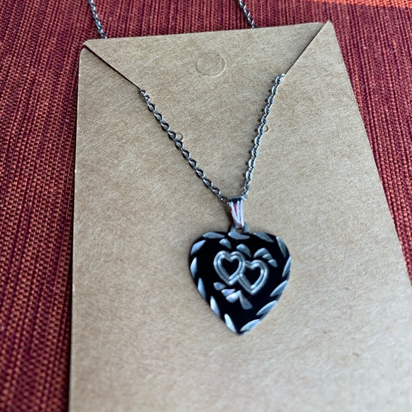 Jewelry - Vintage GENUINE PEWTER HEART Pendant Necklace
